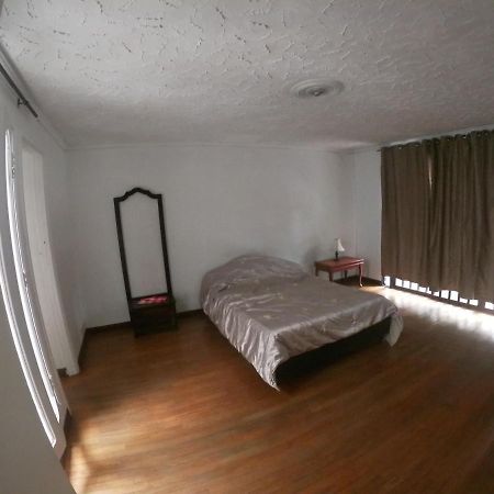 Le VI Hostal Медельин Экстерьер фото