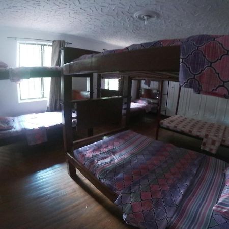 Le VI Hostal Медельин Экстерьер фото
