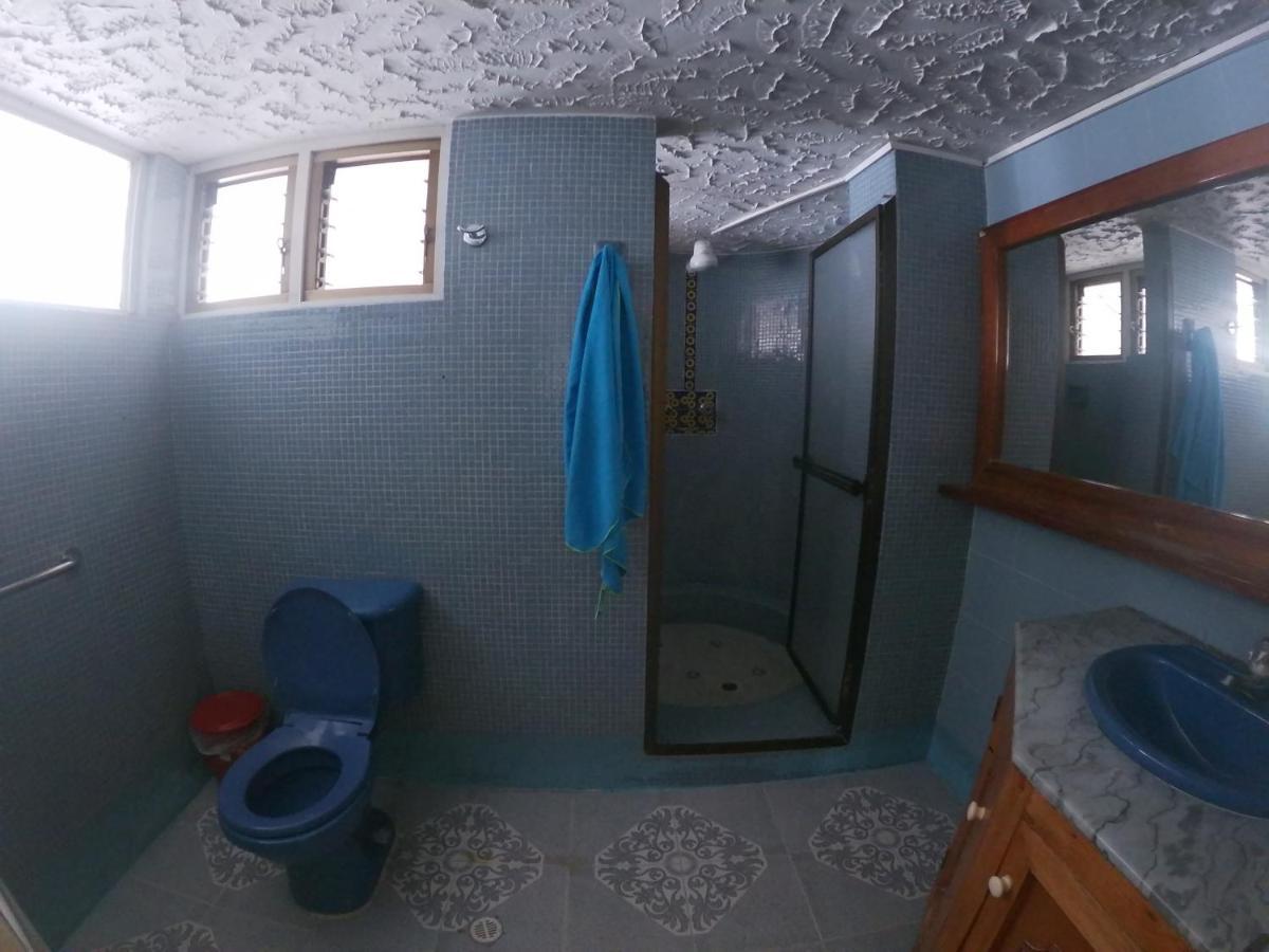 Le VI Hostal Медельин Экстерьер фото